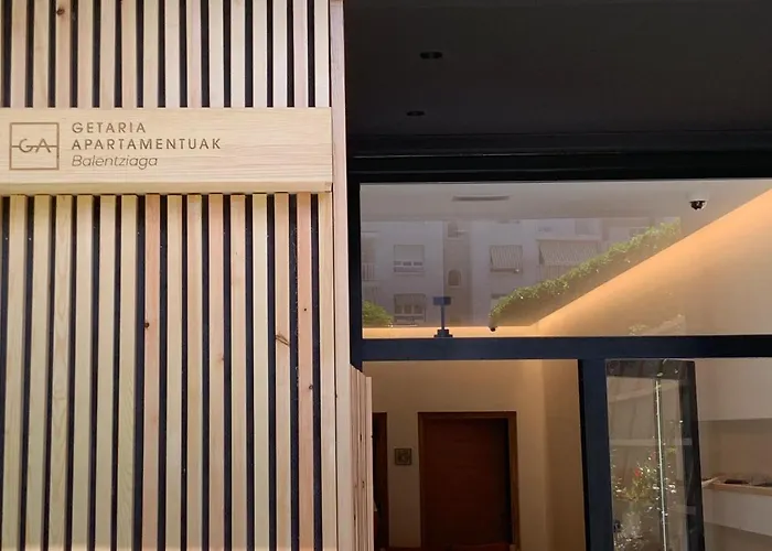 Apartamentuak - Balentziaga Apartment *